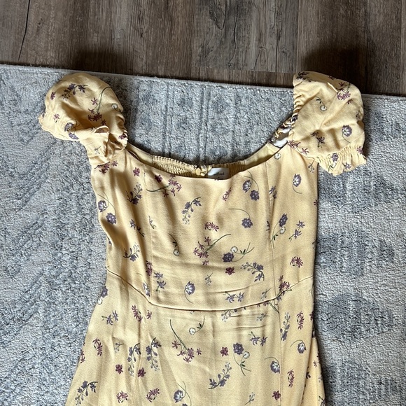 Wilfred capped sleeve square neck midi dress. Size 8. Yellow - Picture 2 of 6